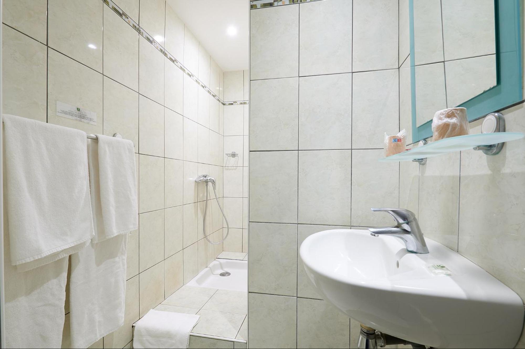 Hotel Triton كولِيورْ المظهر الخارجي الصورة